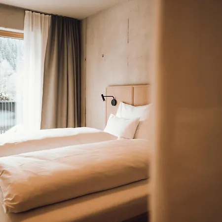 Haus Jausern Otel 4*